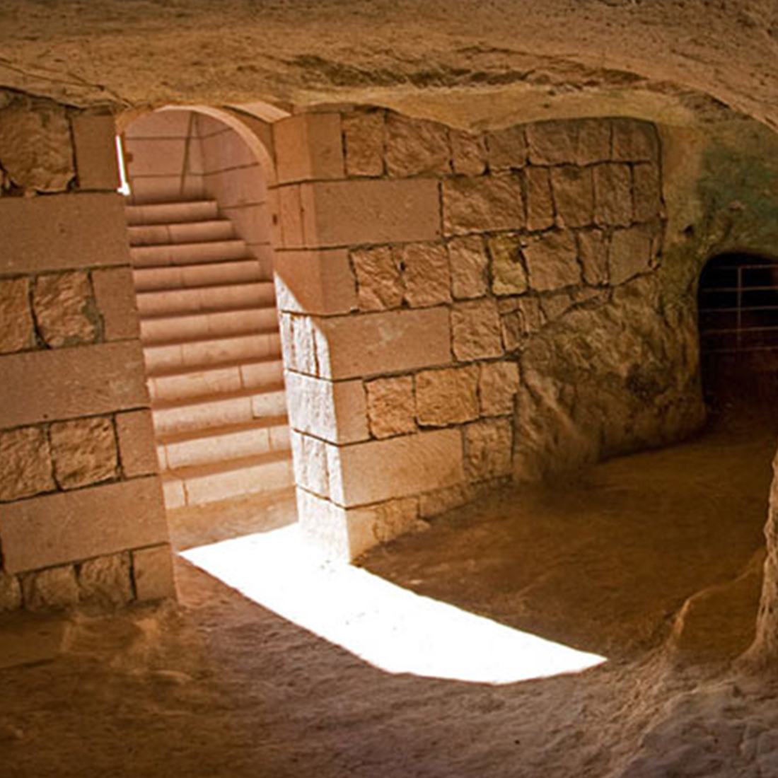 Kapadokya'da yeraltı şehirlerine inin!