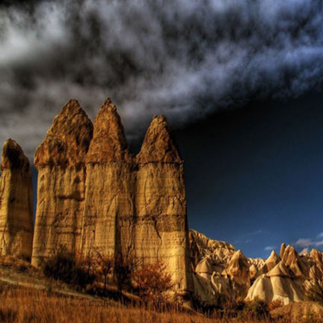 Peribacalarının eşliğinde vadilerde yürüyün