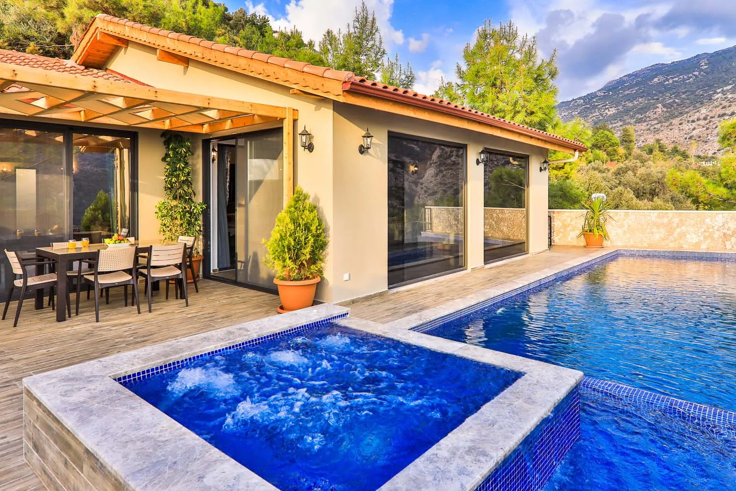 Myra Villa