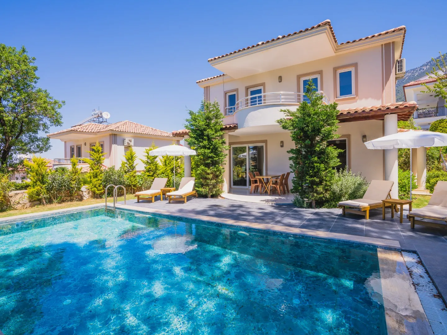 Royal Villa 2