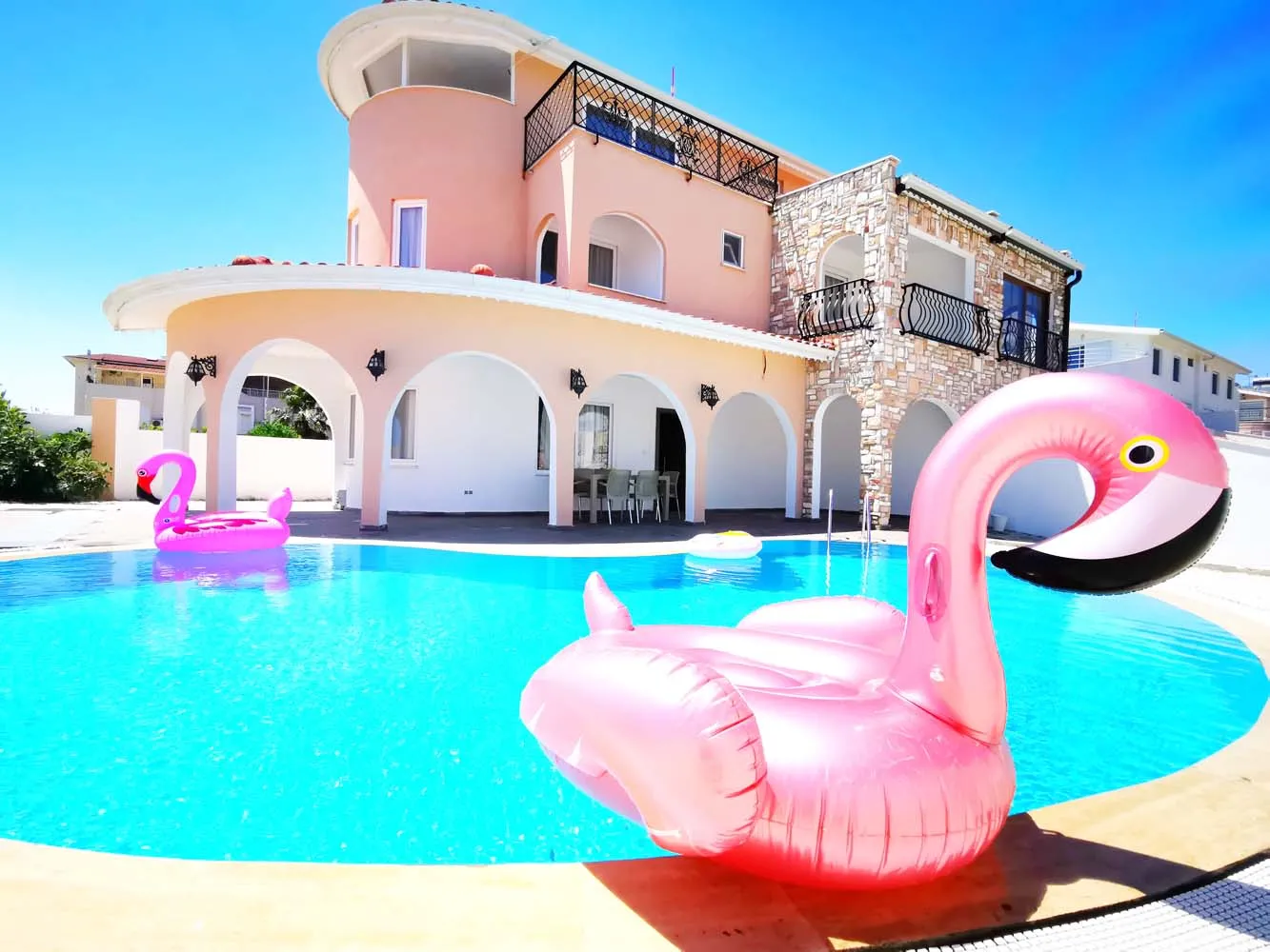 Red Villa F33