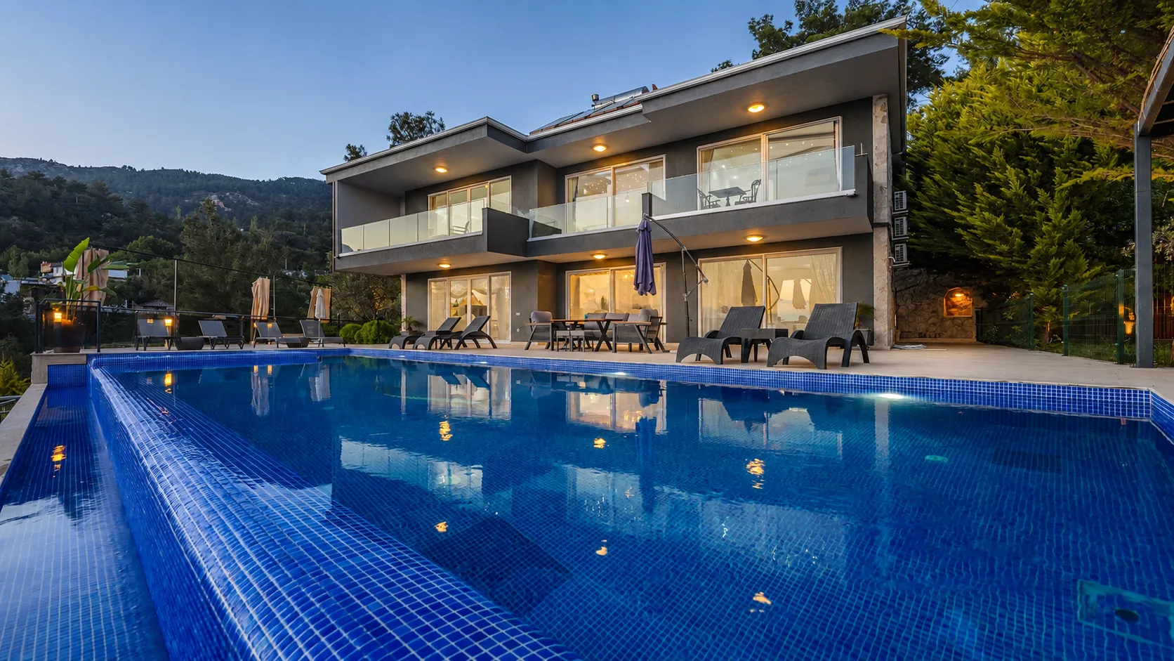 Velaris Villa