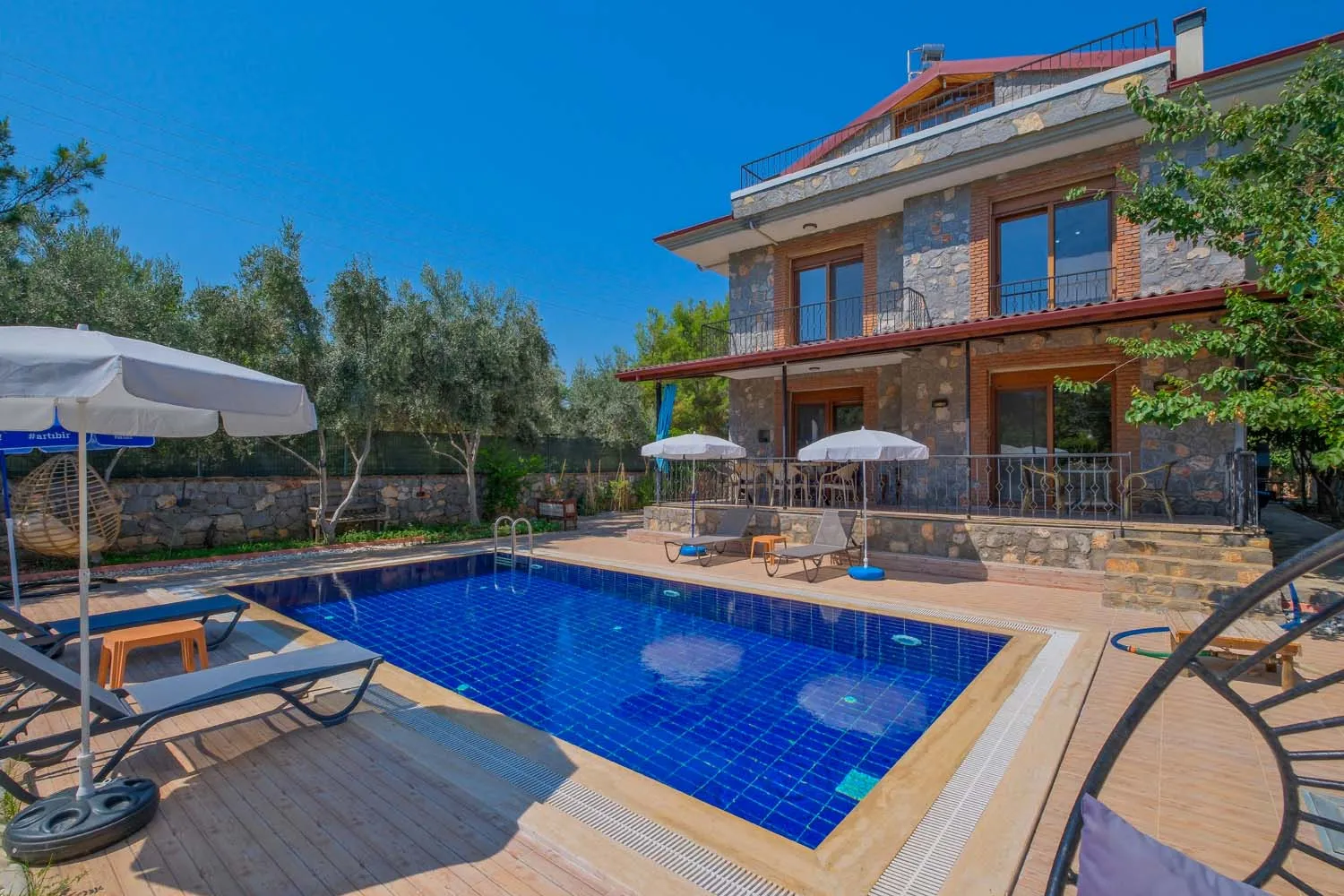 Çiftlik Kara Villa