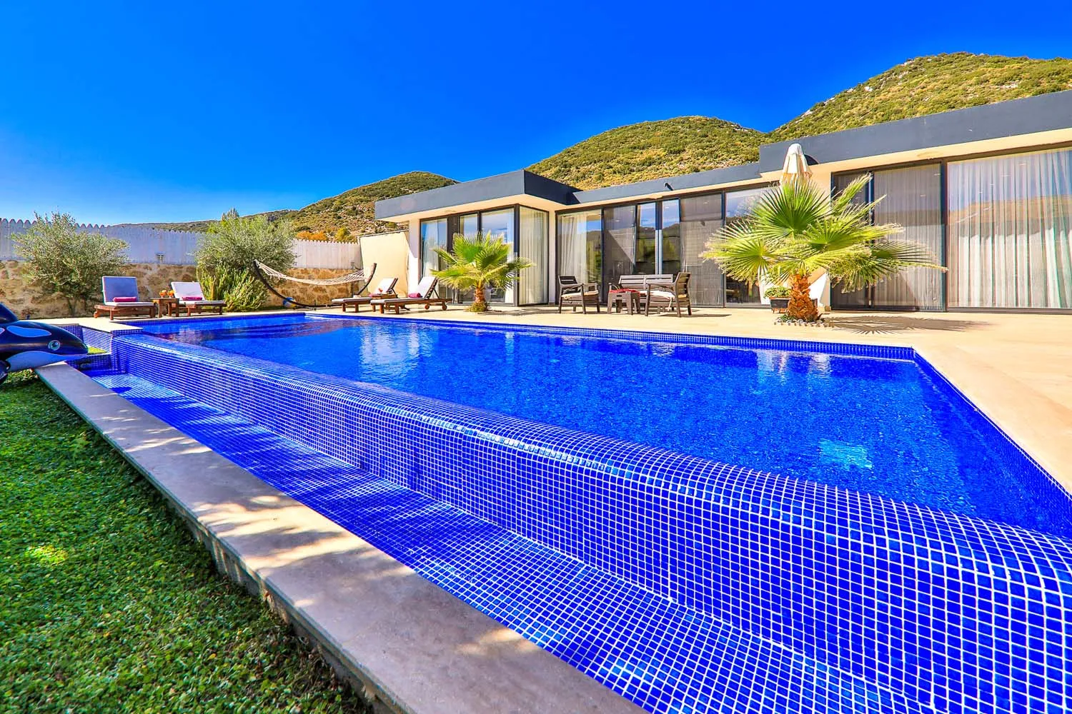 Nil Sarıbelen Villa