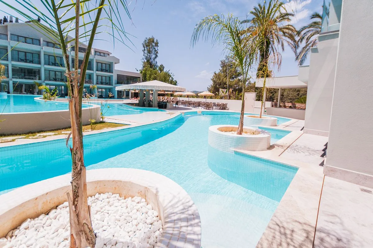 Residence 222 Deluxe Swim-Up Sıngle Apart