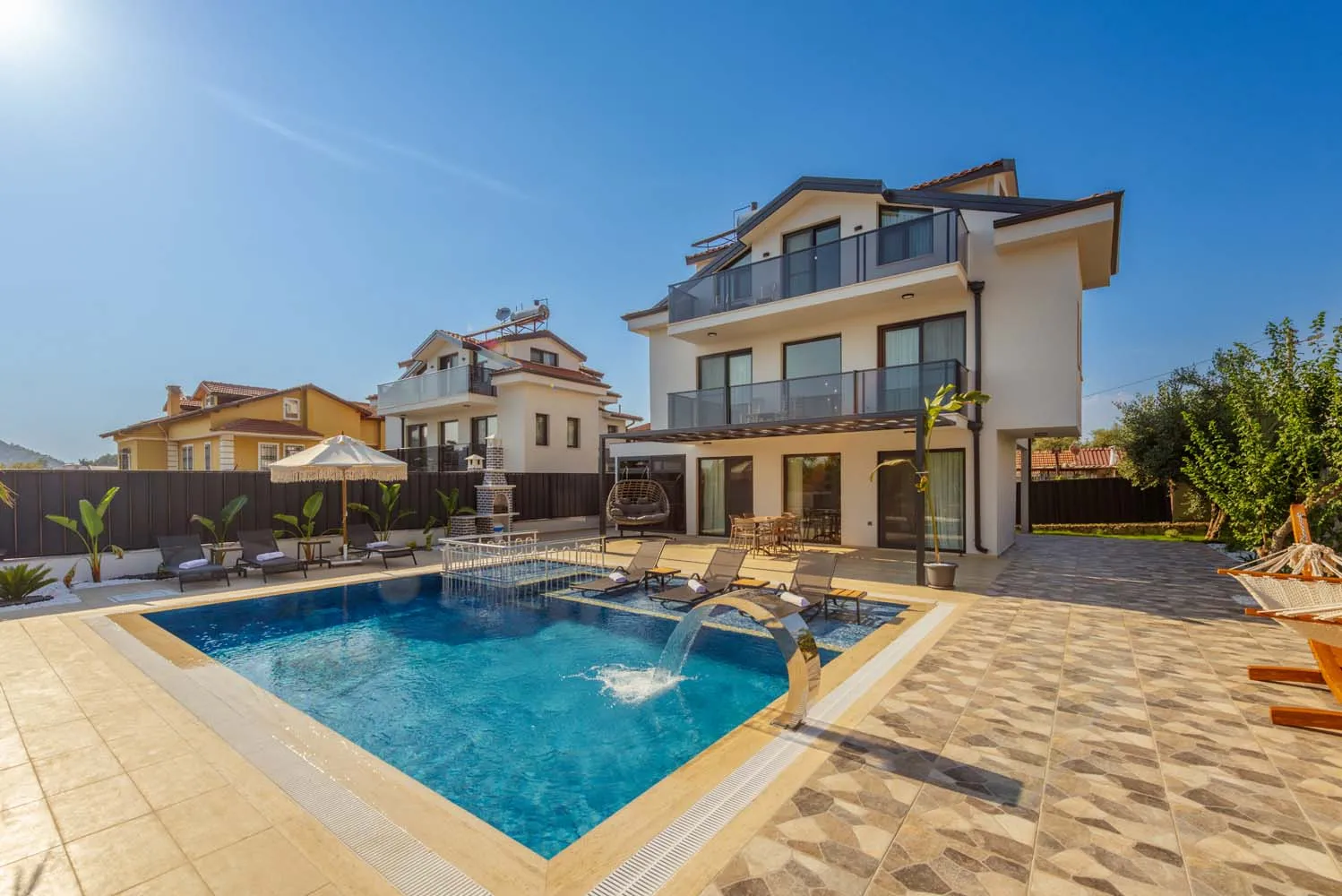 Fullmoon Villa 2