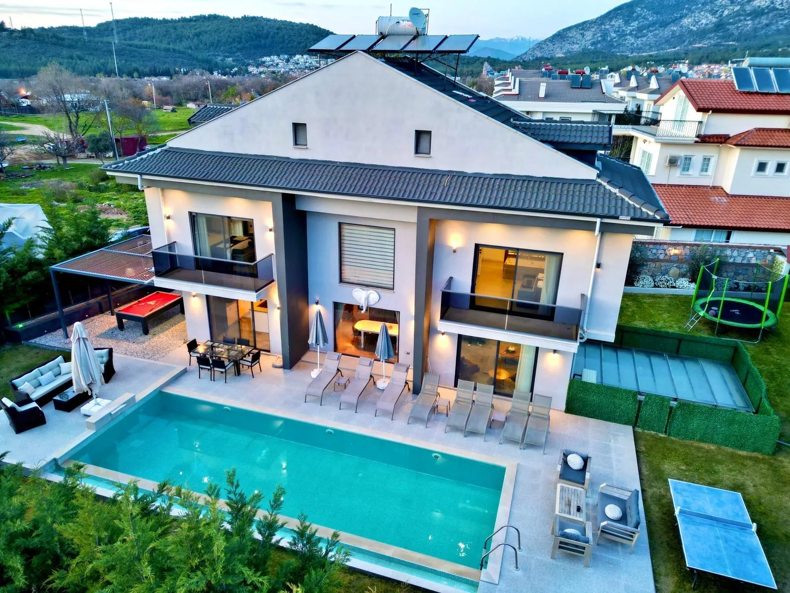 Lumina Villa