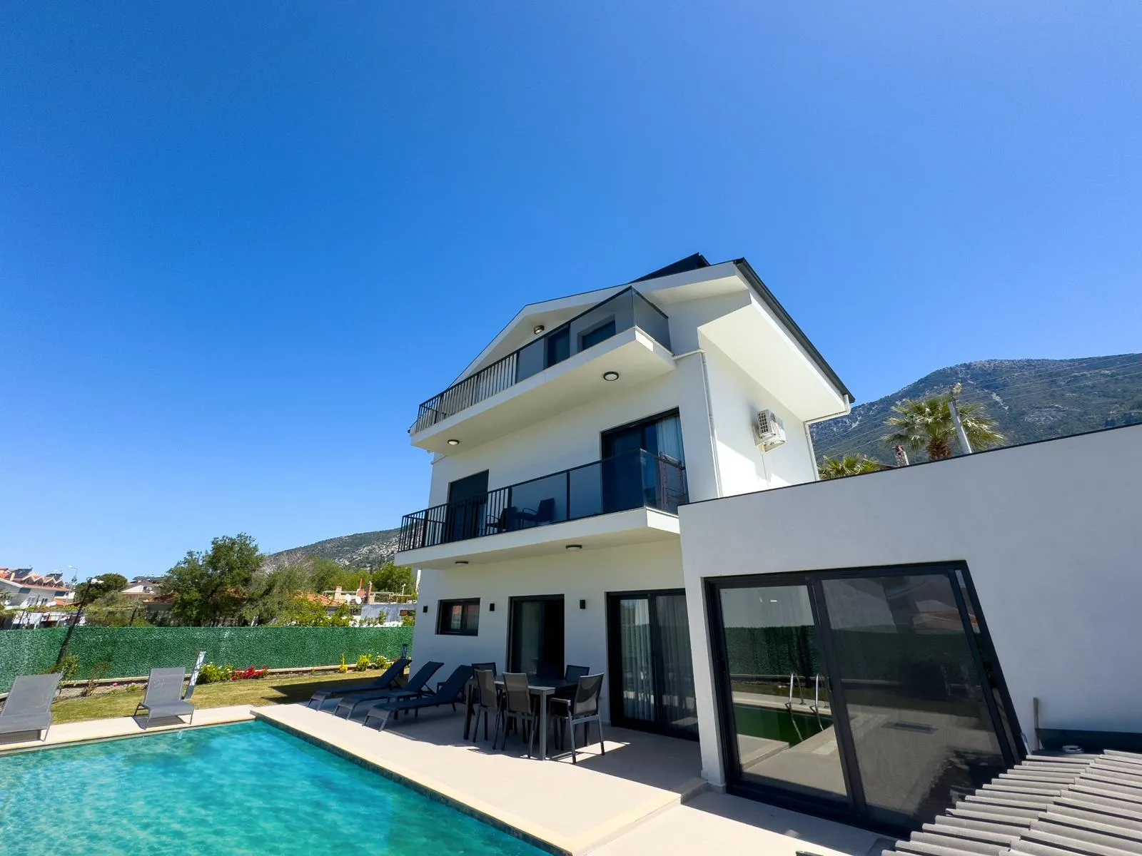 Romeo Villa